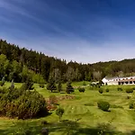 Cihelny Golf & Wellness מלון 4*