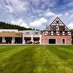 Cihelny Golf & Wellness מלון 4*