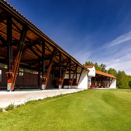 Cihelny Golf & Wellness 酒店